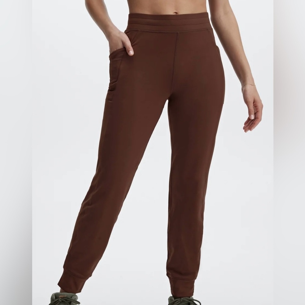 NWOT Fabletics High-Waisted Cold Weather Pocket Jogger